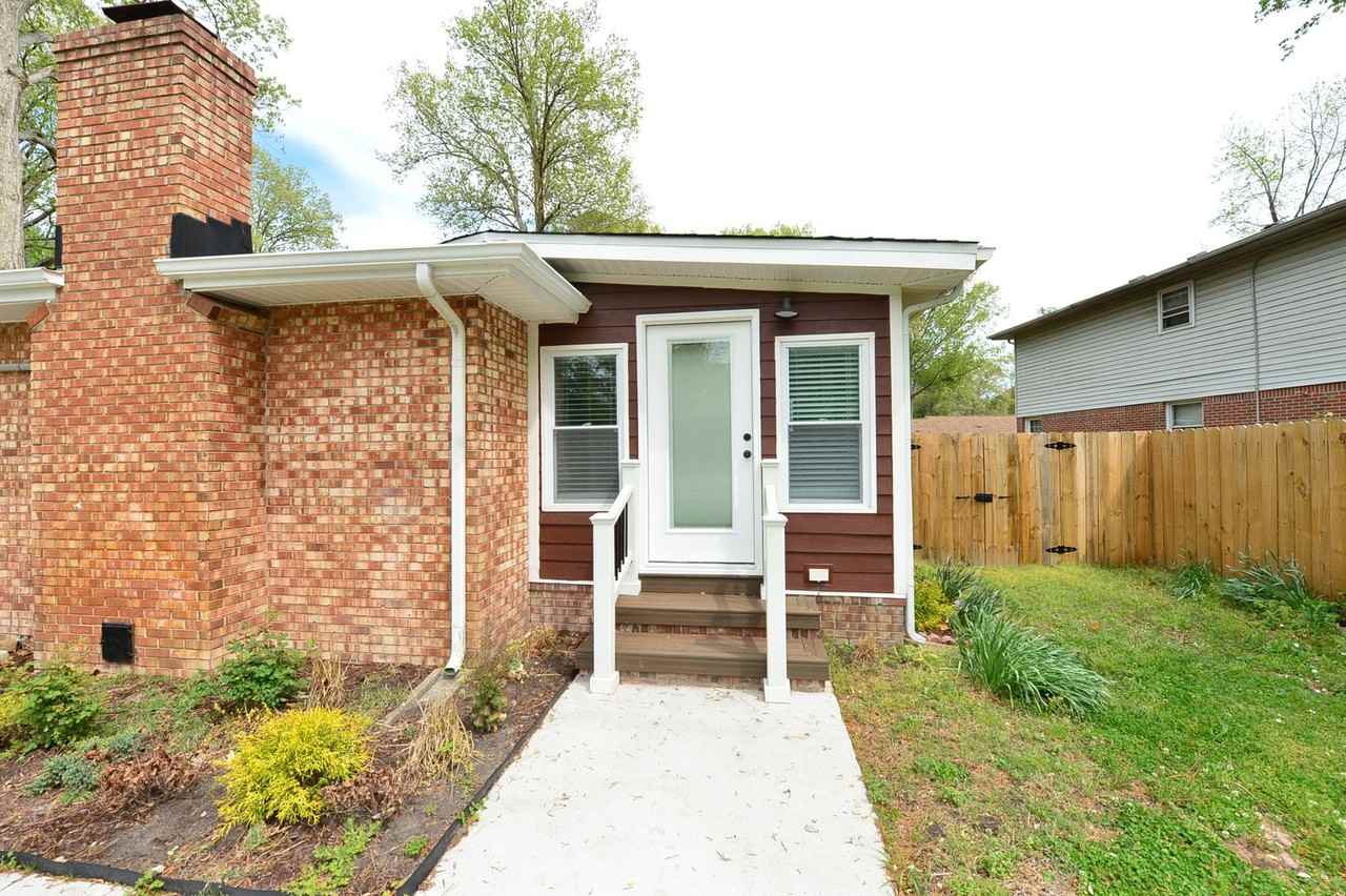 817 Englewood Dr - Photo 4 of 46