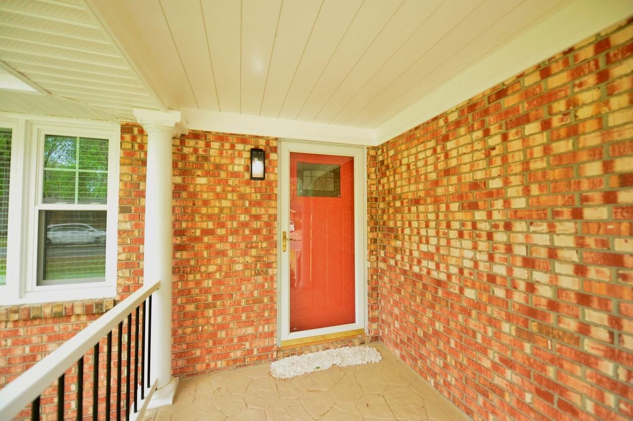 817 Englewood Dr - Photo 6 of 46