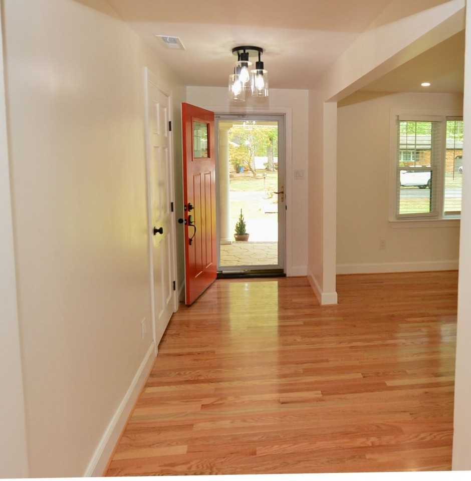 817 Englewood Dr - Photo 7 of 46