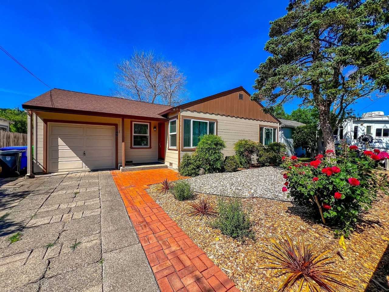 49 Archer Ave - Photo 2 of 22