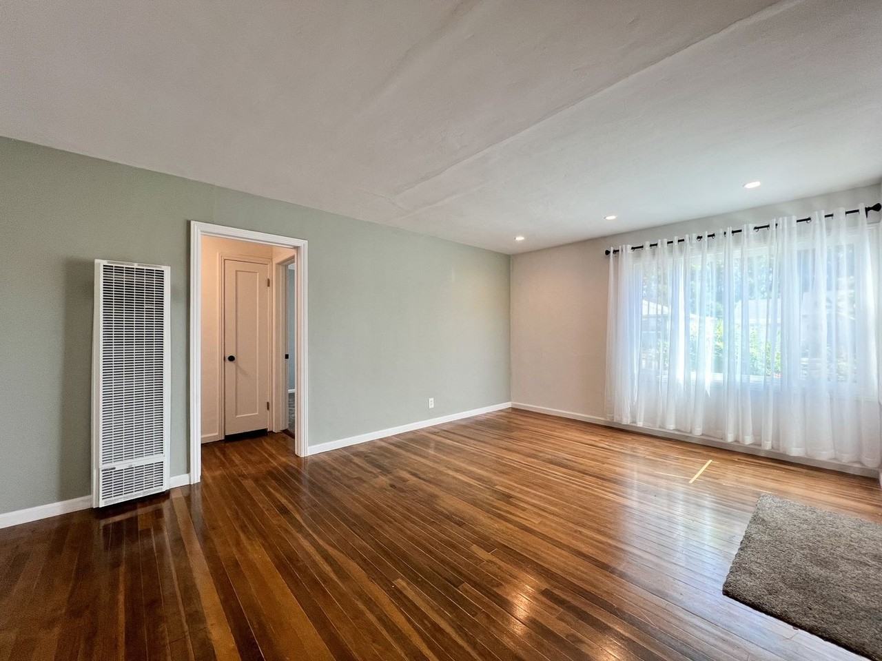 49 Archer Ave - Photo 6 of 22