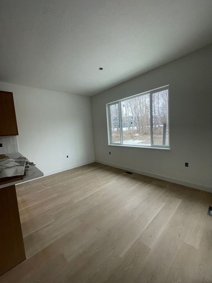 561 Ashbrook St. - Photo 7 of 28