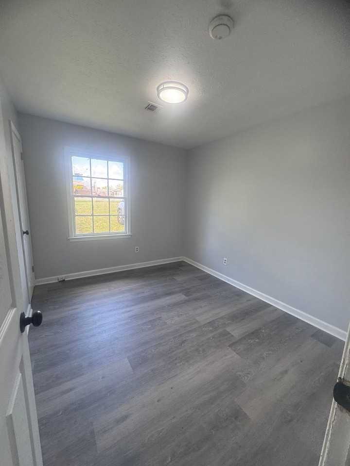 4611 Virginia Loop Rd - Photo 4 of 5