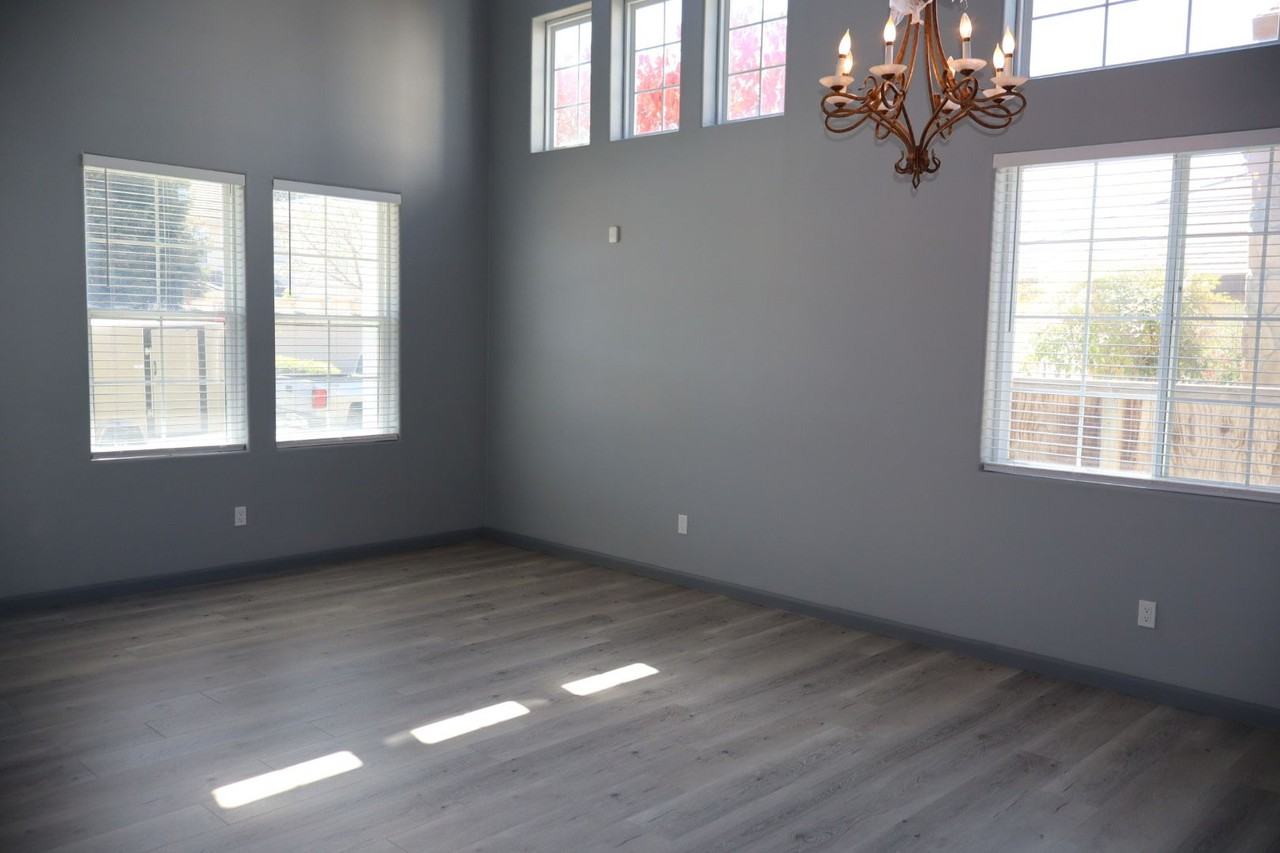 441 Tudor Way - Photo 3 of 21