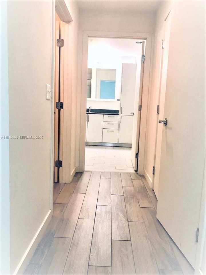 999 Southwest 1st Avenue #2508 - Photo 3 of 29