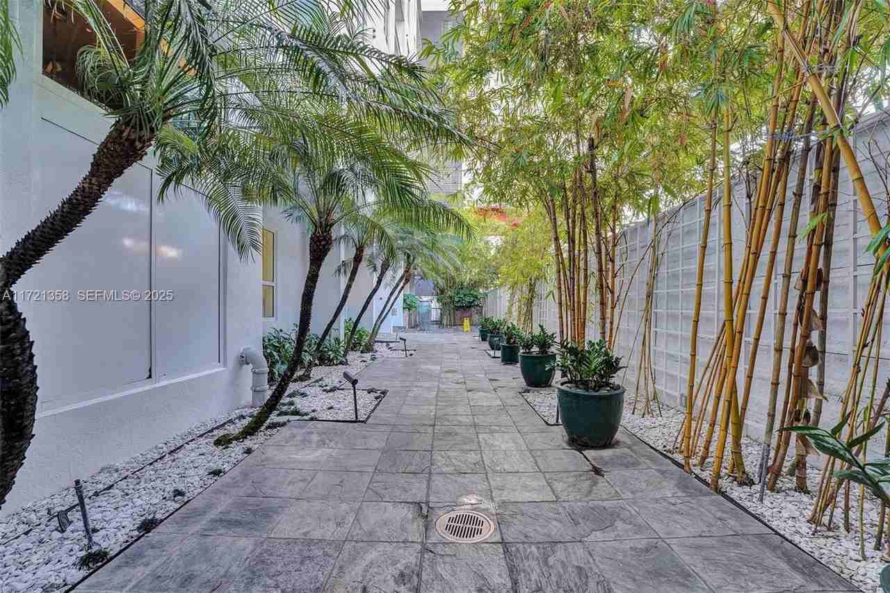 234 Northeast 3rd Street #2202 - Photo 5 of 43