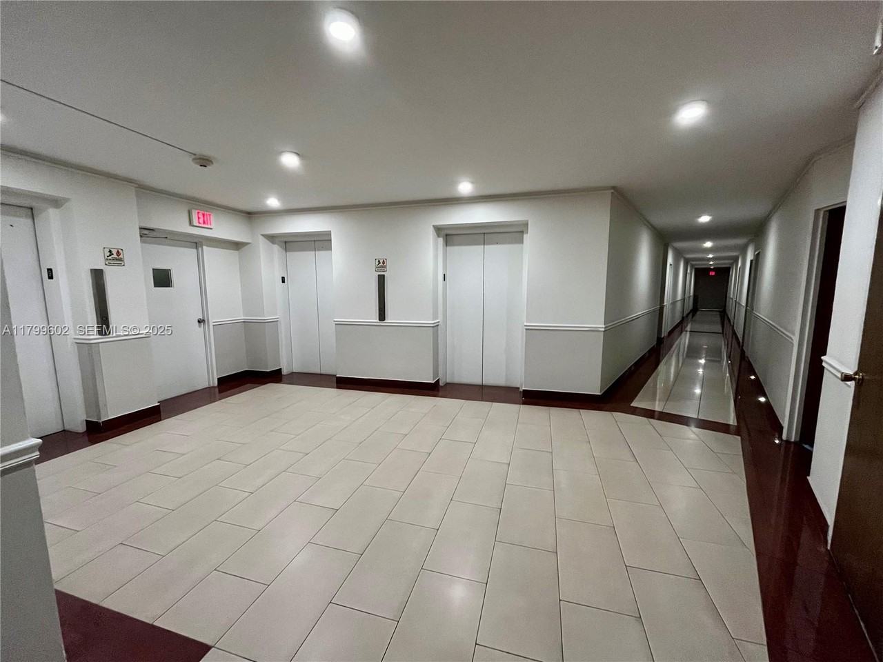 2899 Collins Avenue #1037 - Photo 3 of 33