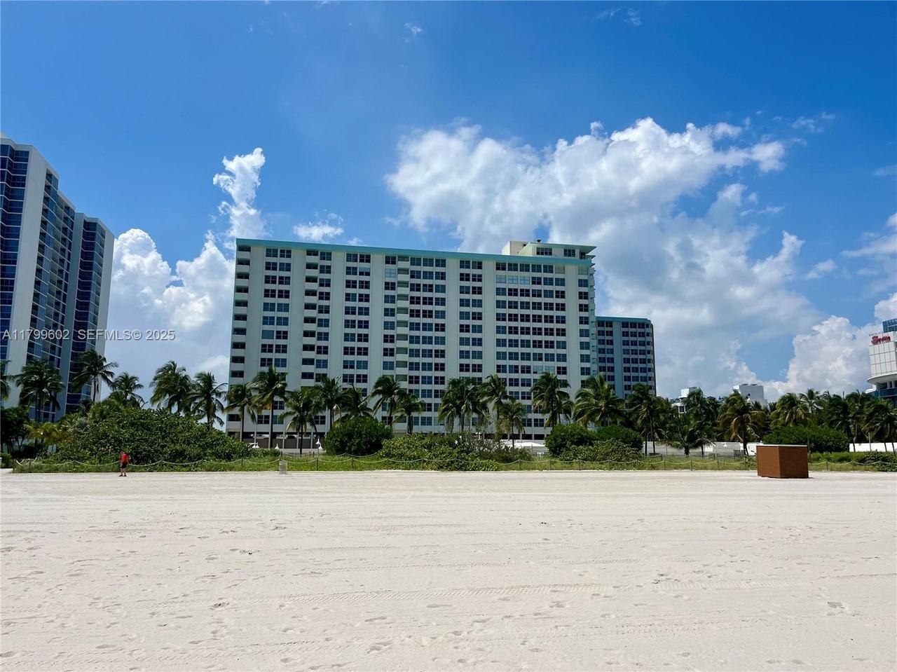 2899 Collins Avenue #1037 - Photo 5 of 33