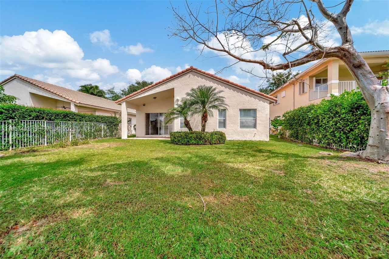 7314 Northwest 19th Court - Photo 4 of 59