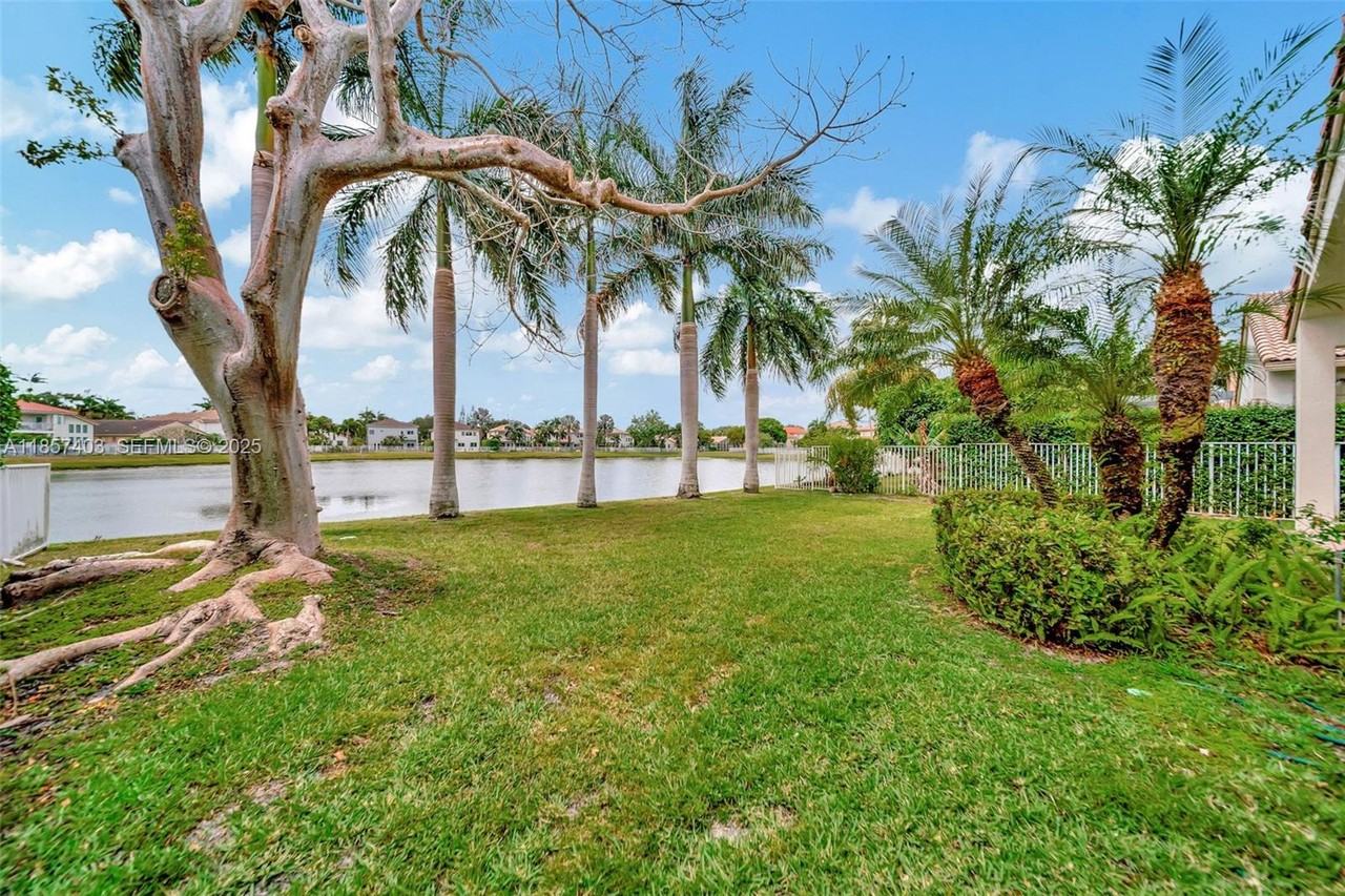 7314 Northwest 19th Court - Photo 6 of 59