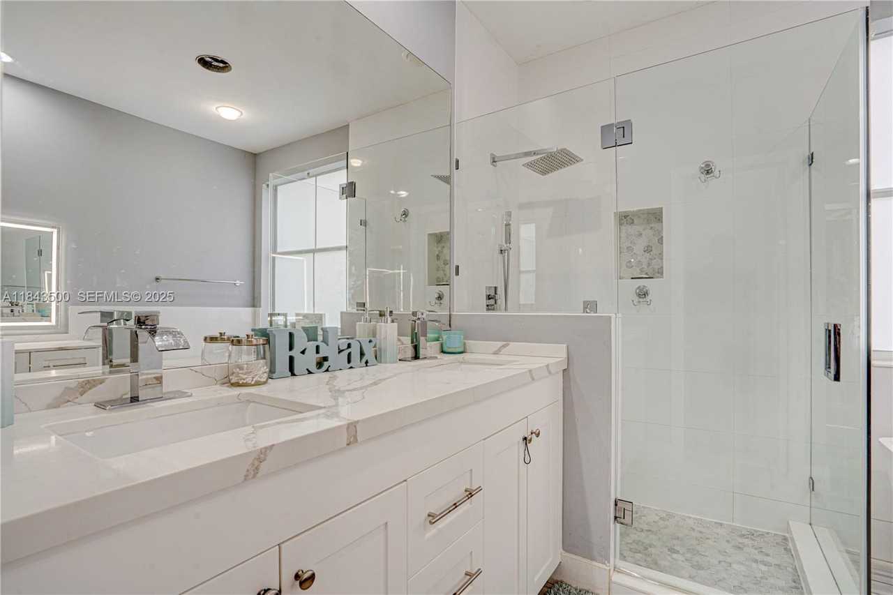 1364 Harbor View West #0 - Photo 6 of 26