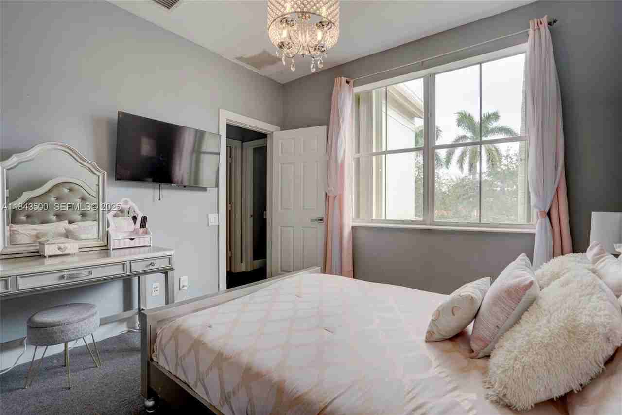 1364 Harbor View West #0 - Photo 7 of 26