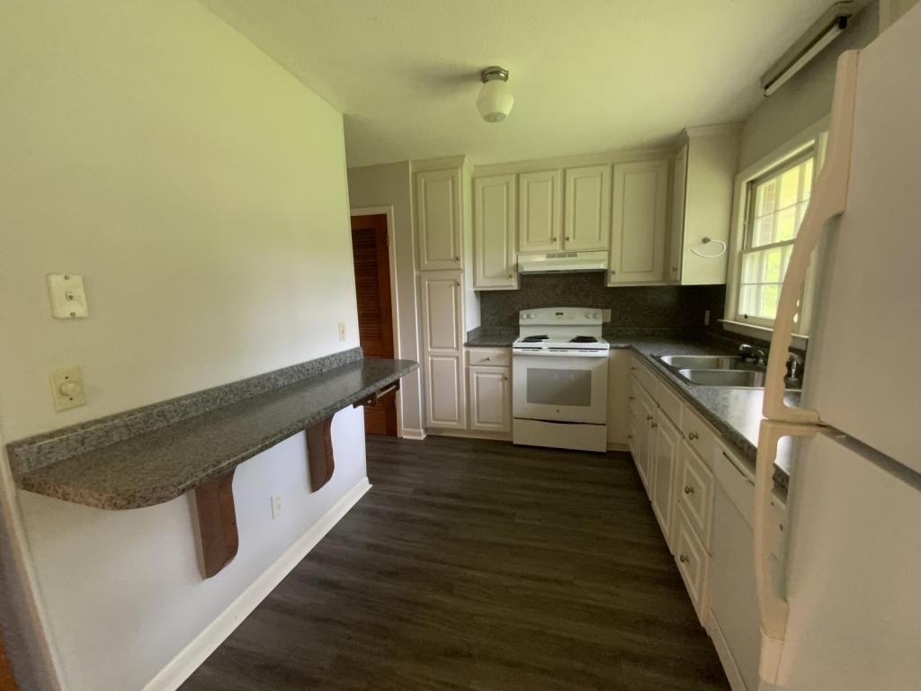 404 Marvin Ave - Photo 7 of 13