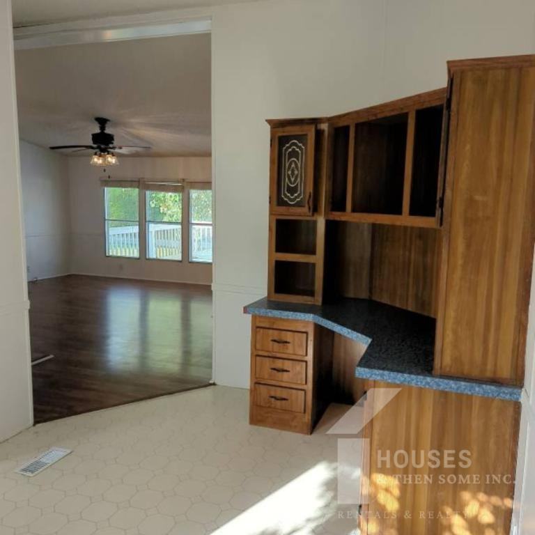 515 Mckinney Rd - Photo 3 of 24