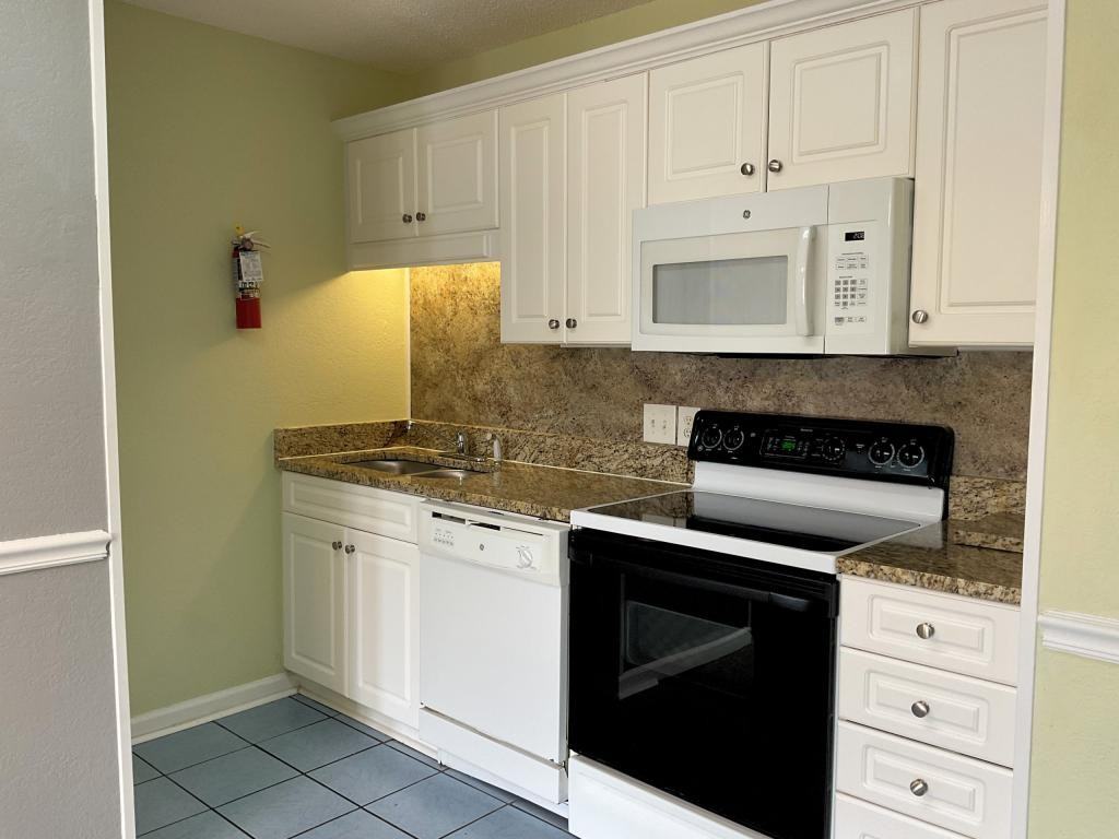 206 Double Eagle Dr - Photo 2 of 15