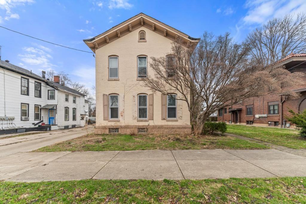 338 W 10th St #4 - Photo 6 of 41