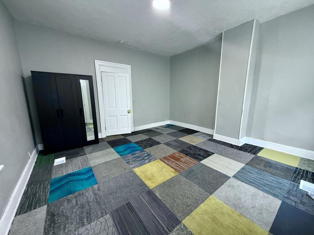 7 W Hollister St - Photo 3 of 9