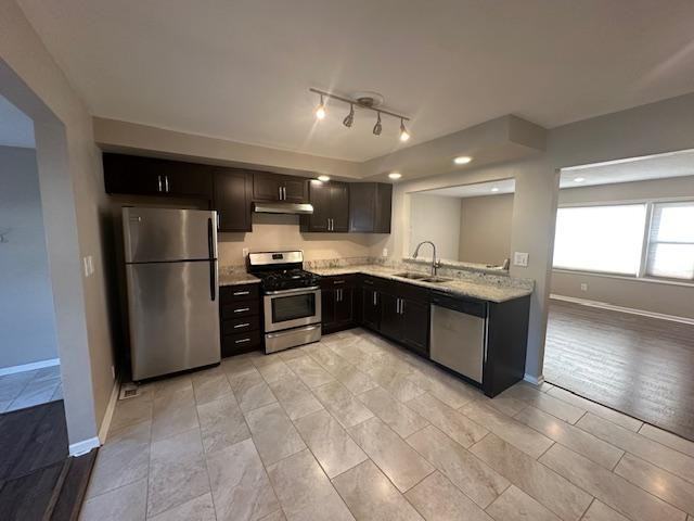 840 N Cooper St - Photo 4 of 16