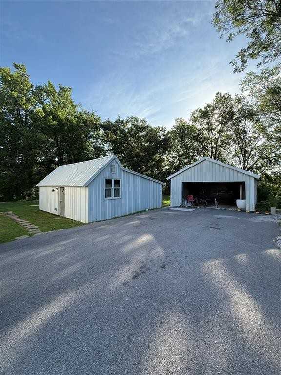 515 S Washington St - Photo 2 of 12