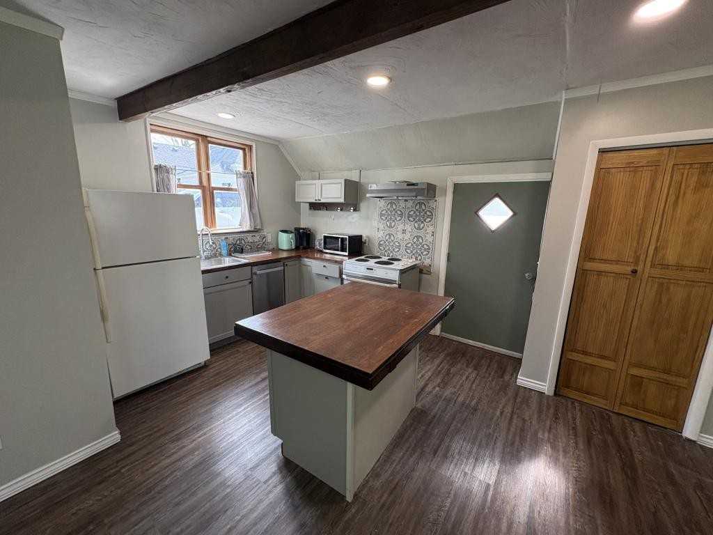 515 S Washington St - Photo 3 of 12