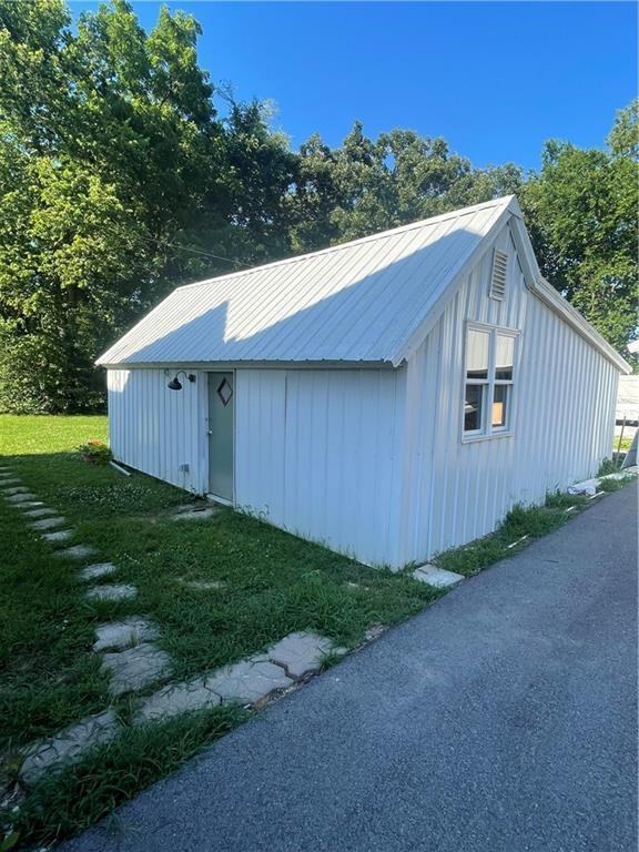 515 S Washington St - Photo 5 of 12