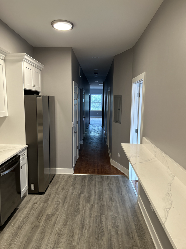 5310 S Harper Ave #3N - Photo 2 of 10