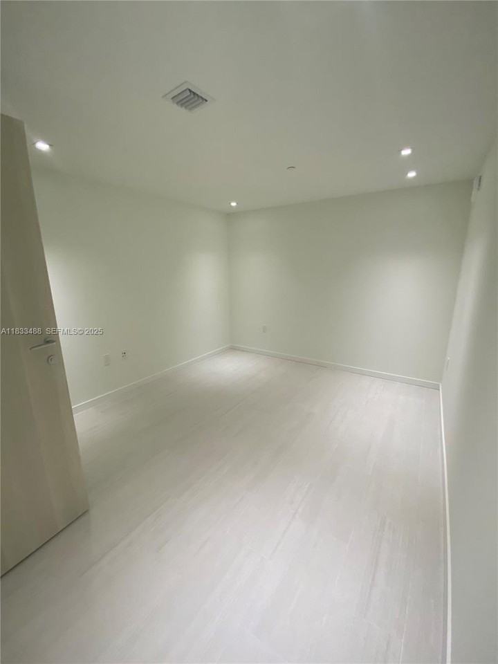 1000 Brickell Plaza #2707 - Photo 6 of 56