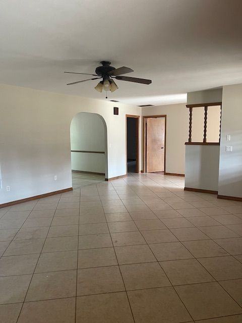 724 Montclair Ter - Photo 3 of 7