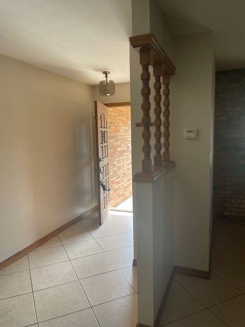 724 Montclair Ter - Photo 7 of 7