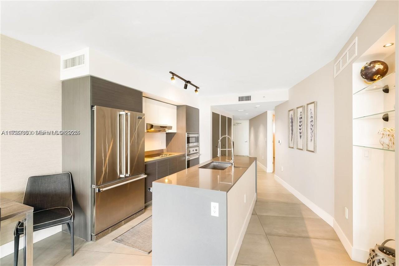 9821 East Bay Harbor Drive #503 - Photo 3 of 34