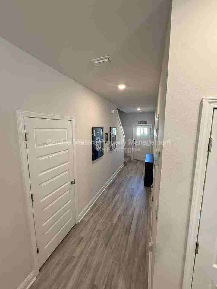 1401 Maritime Dr - Photo 2 of 10