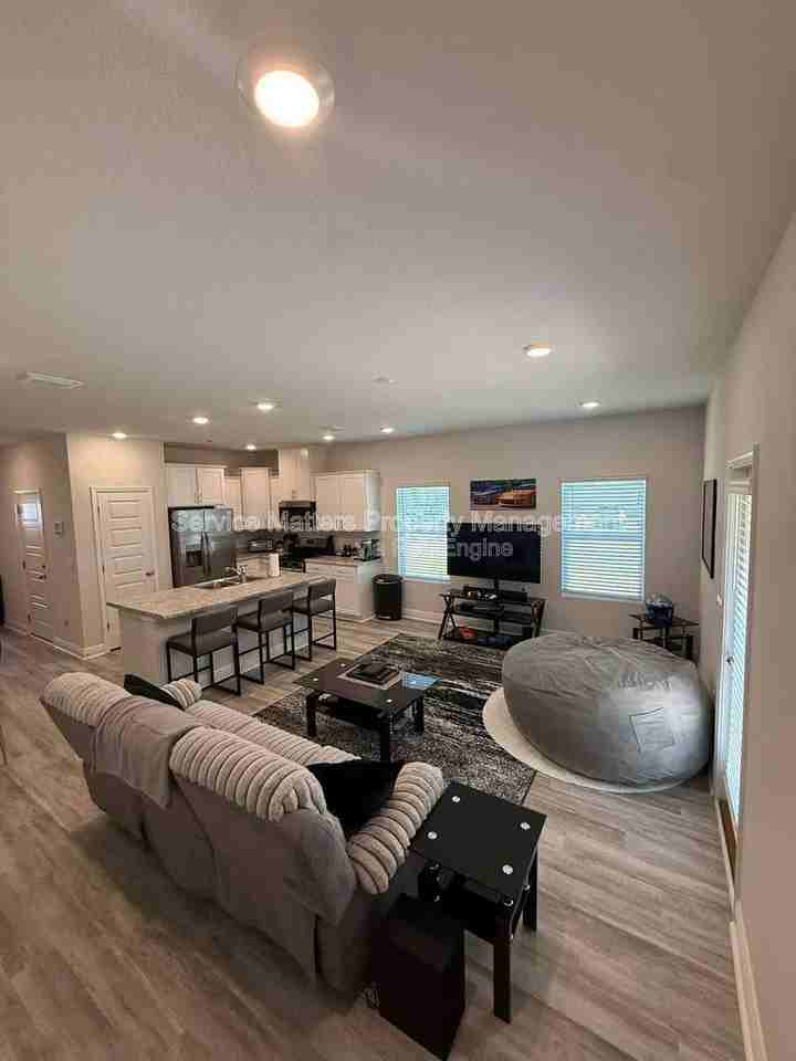 1401 Maritime Dr - Photo 3 of 10