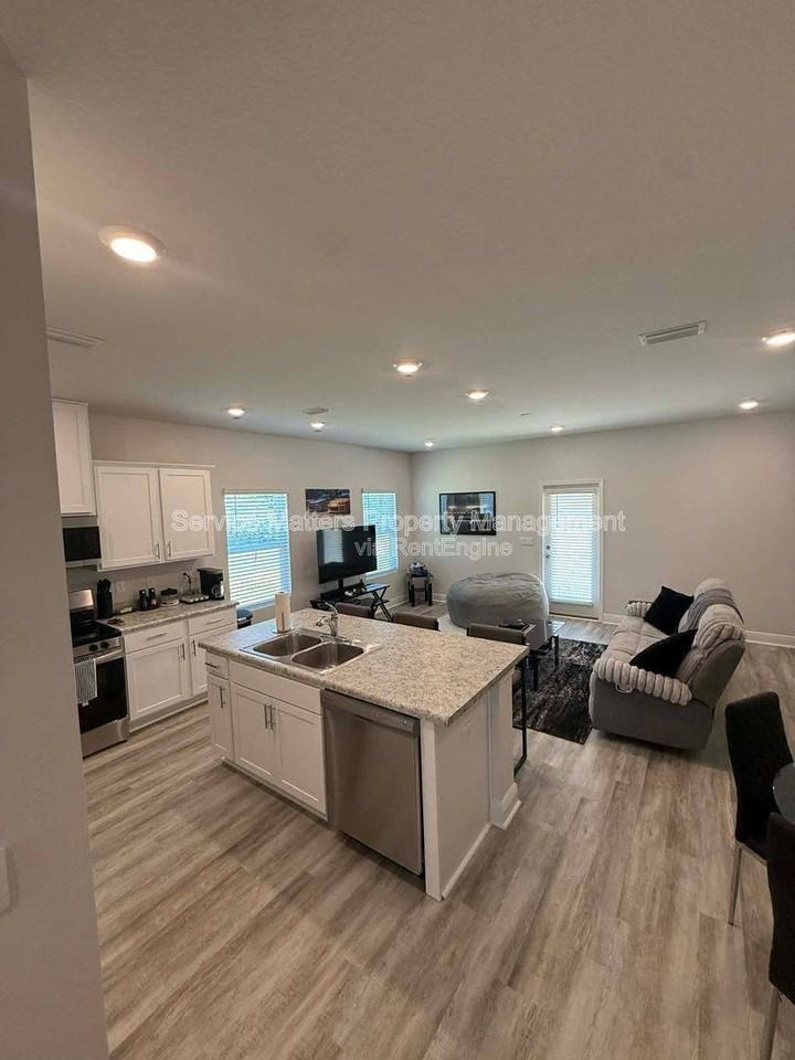 1401 Maritime Dr - Photo 6 of 10