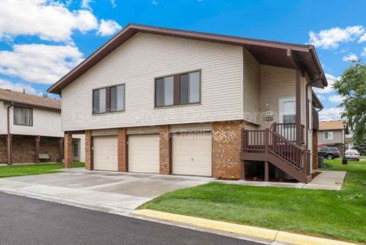 1332 Kingsbury Dr #1-1