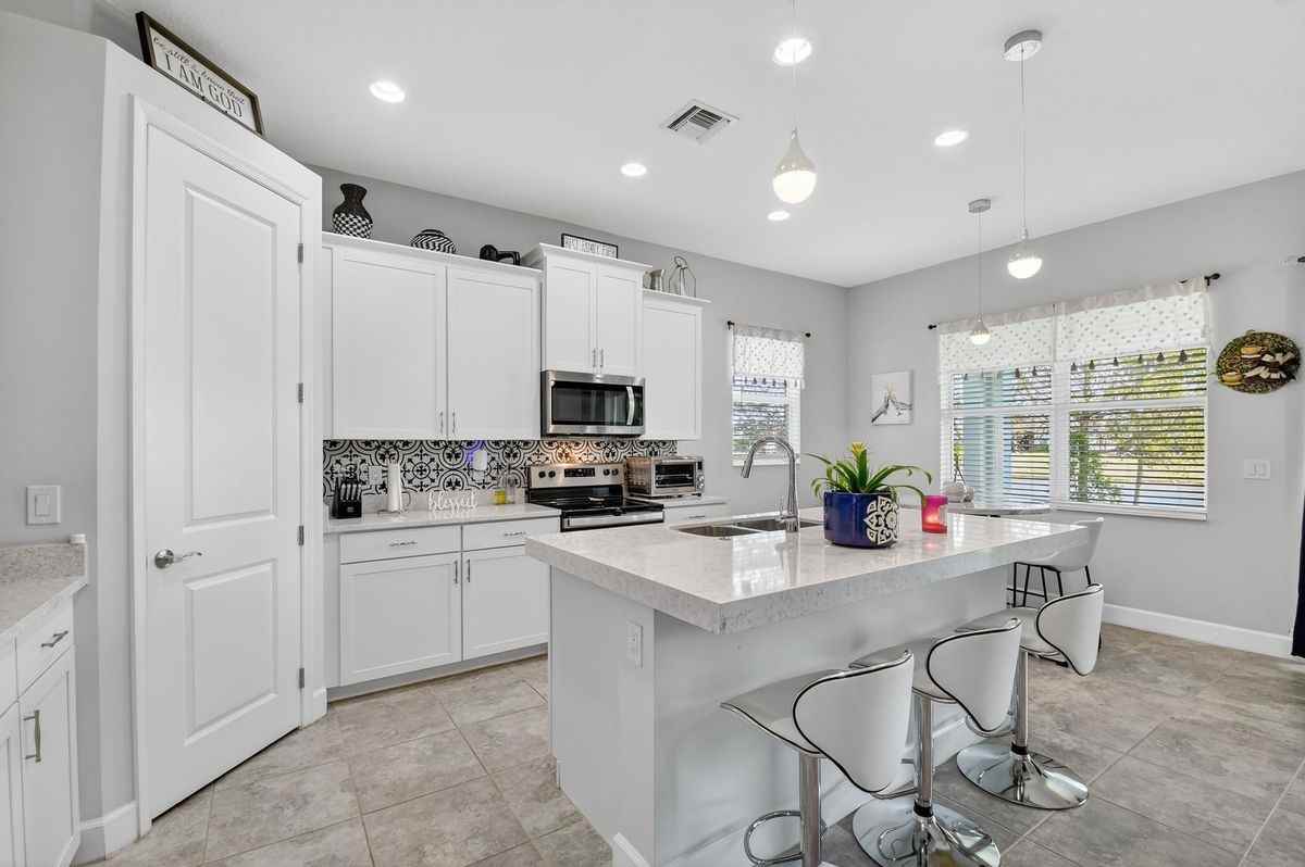 4560 Ambersweet Way - Photo 2 of 6