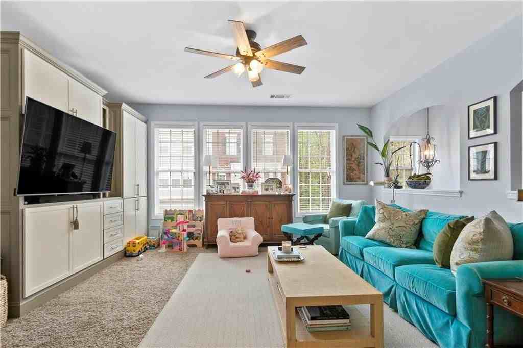 2924 Wintercrest Way - Photo 2 of 36