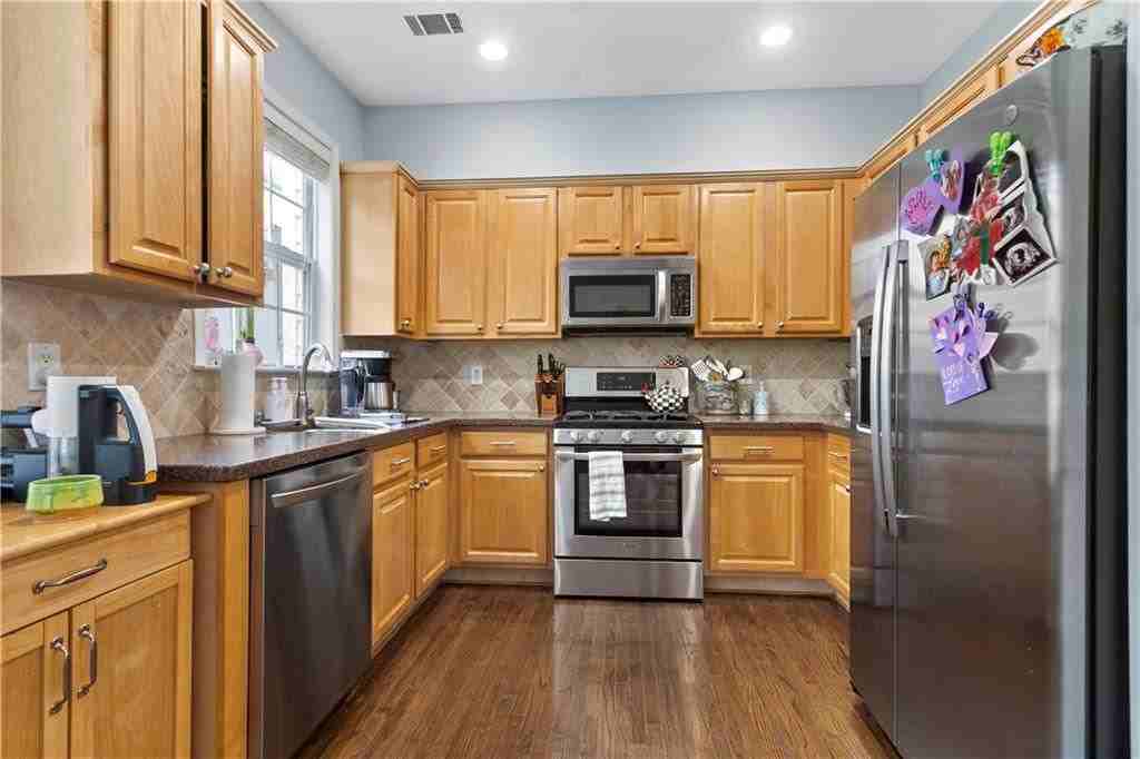 2924 Wintercrest Way - Photo 7 of 36