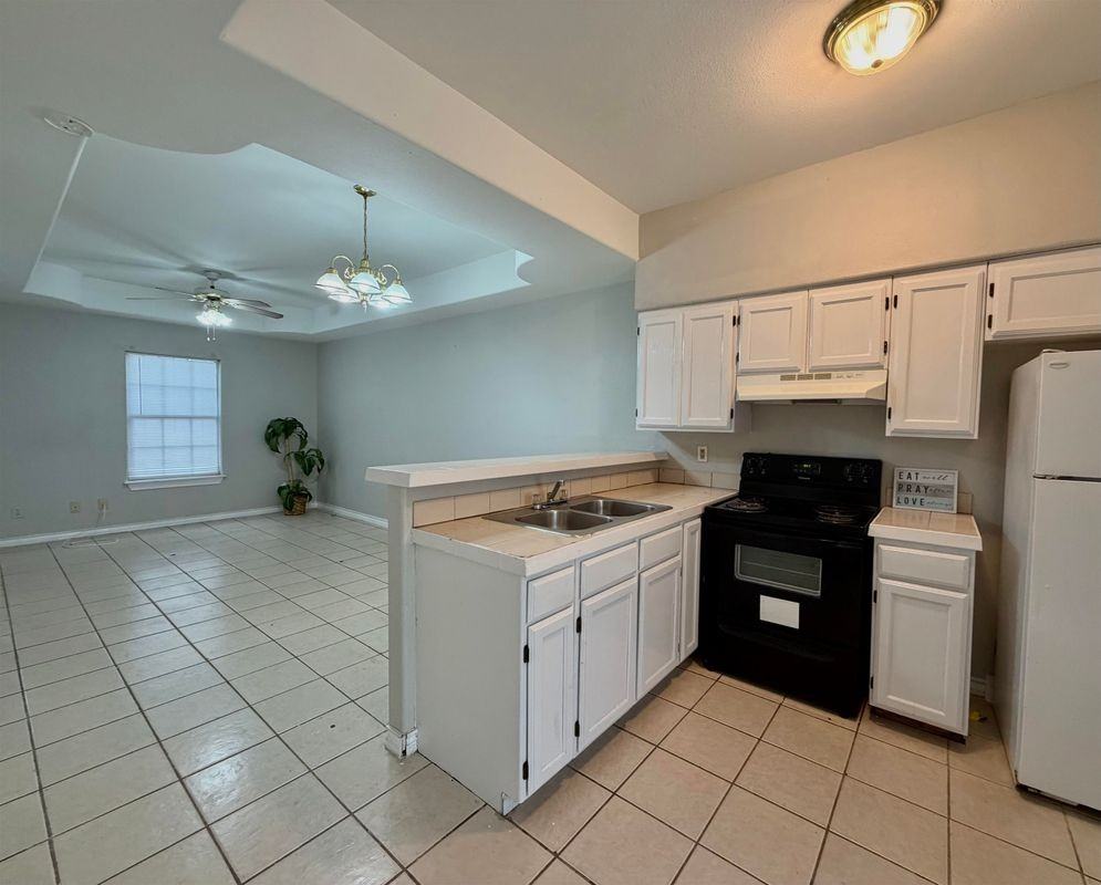 2005 Cross St ##2 - Photo 4 of 9