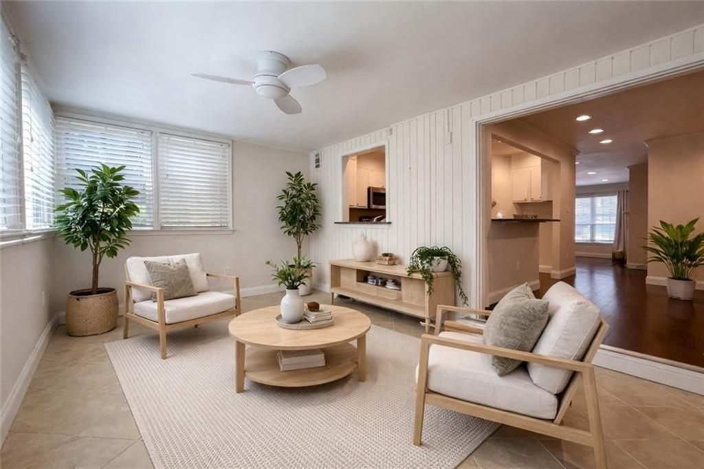 138 Woodmere Sq Nw - Photo 3 of 22