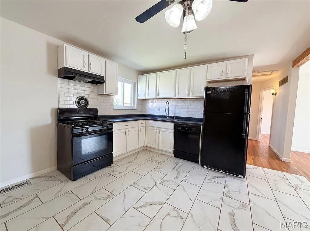 2235 Bolton St - Photo 2 of 11