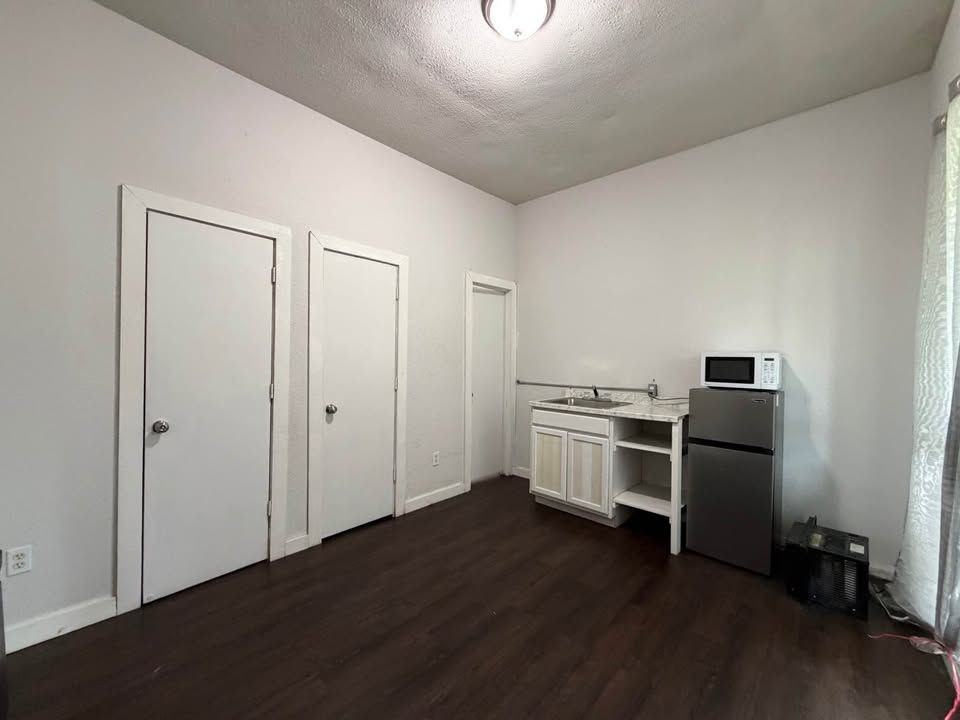 1211 W Park Ave ##101 - Photo 4 of 7