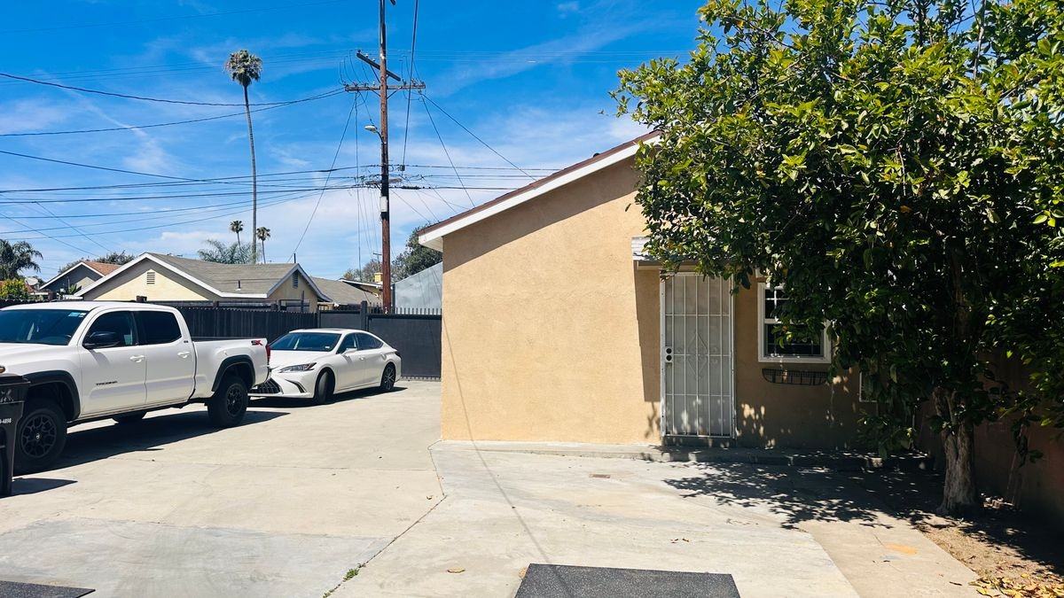 1255 E 88th Pl - Photo 3 of 16