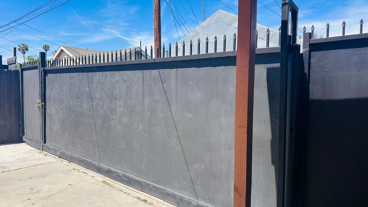 1255 E 88th Pl - Photo 4 of 16