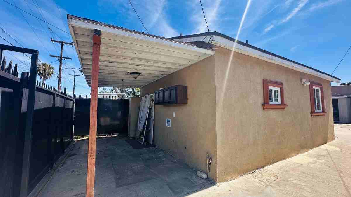 1255 E 88th Pl - Photo 6 of 16