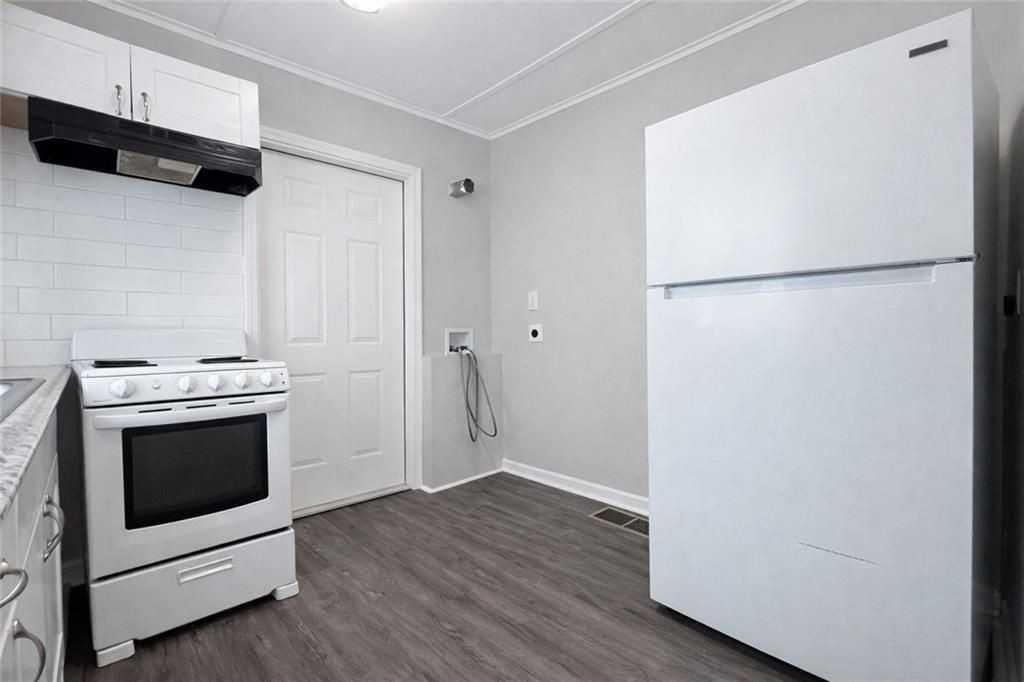 2146 Brookview Dr Ne - Photo 6 of 17