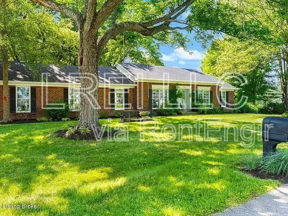 12100 Maplewood Rd - Photo 2 of 9