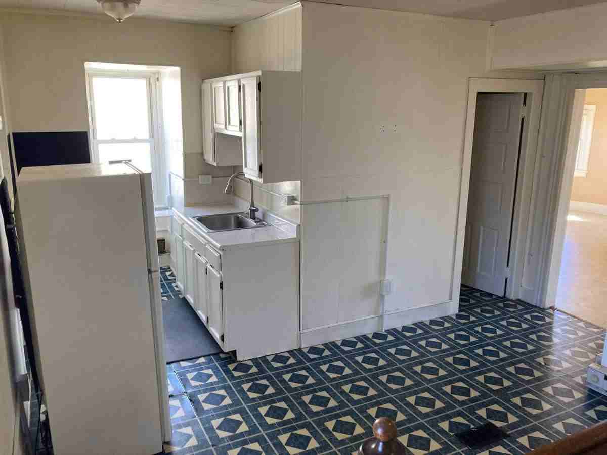 325 W Lemon St #3 - Photo 7 of 8