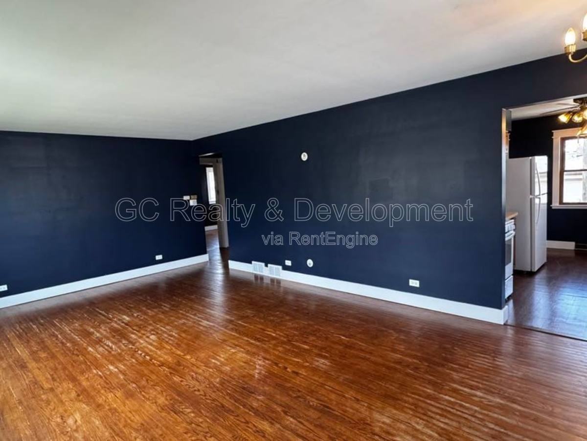 510 N Fairview Ave - Photo 2 of 10
