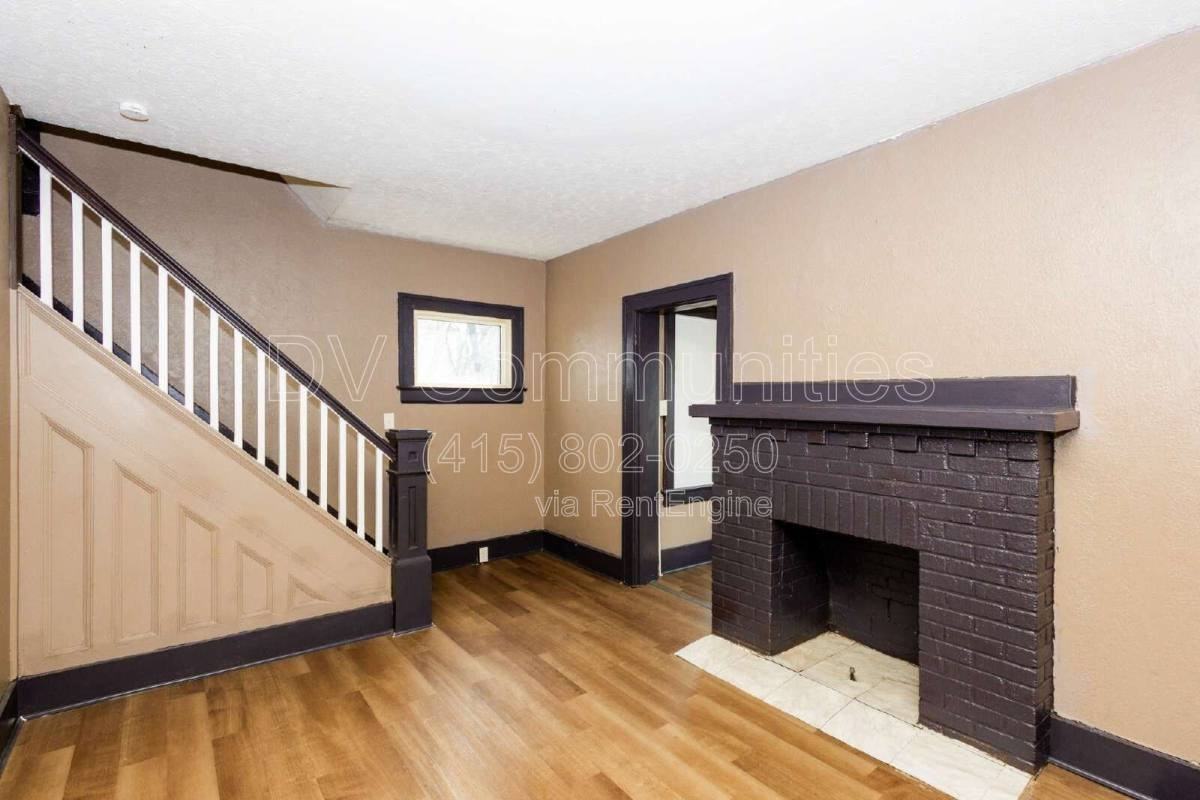 243 Wildwood Ave - Photo 2 of 10