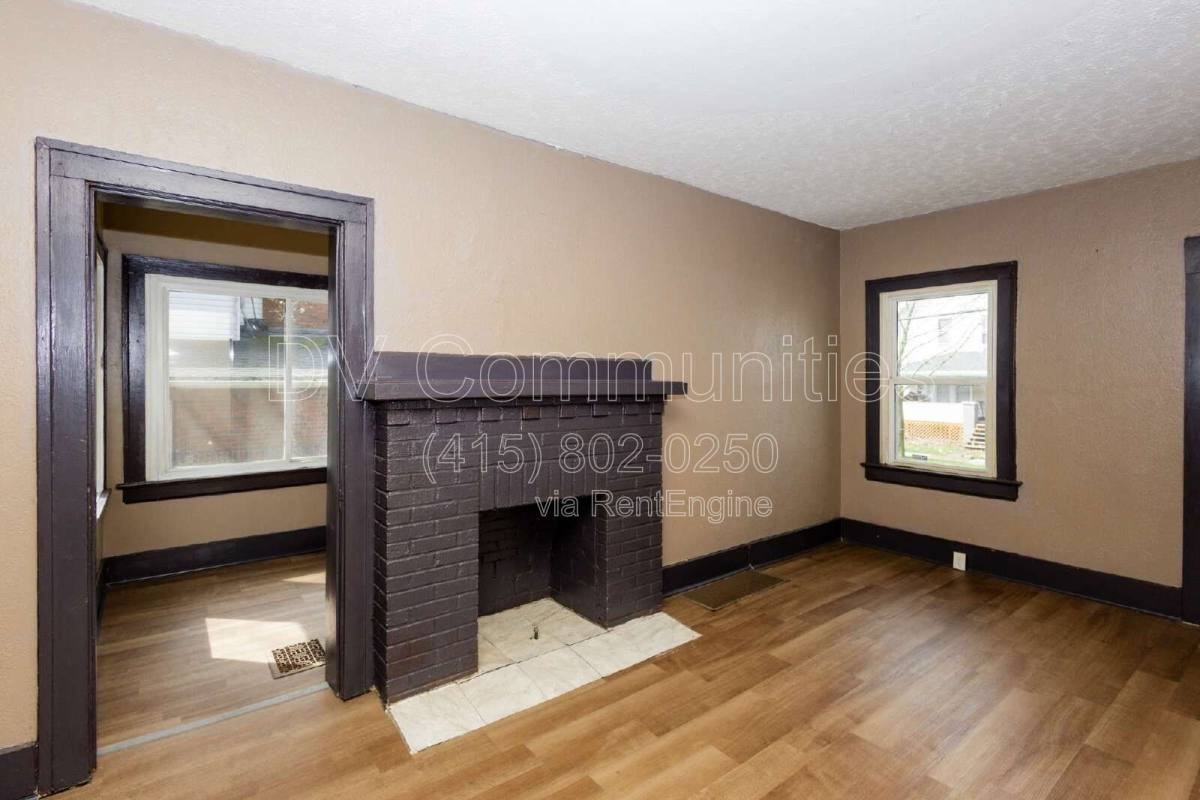 243 Wildwood Ave - Photo 3 of 10
